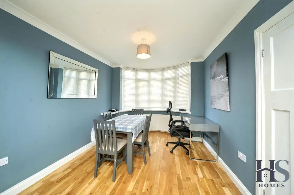 3 bedroom semi-detached house for rent