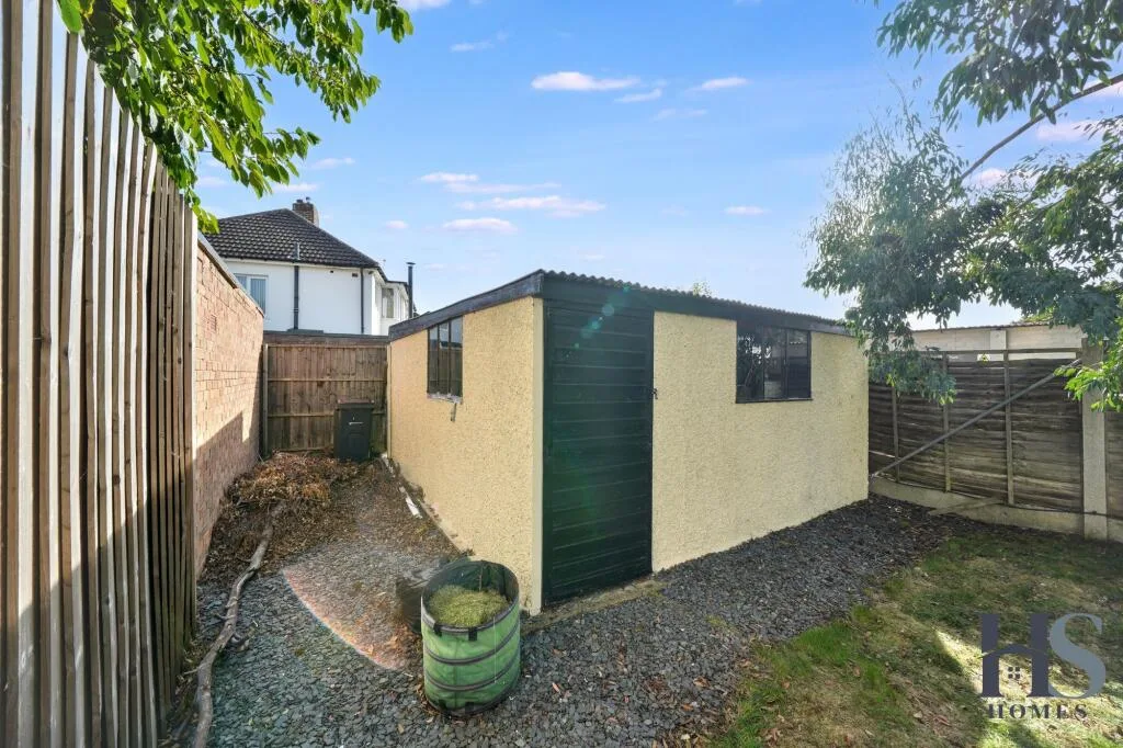 3 bedroom semi-detached house for rent