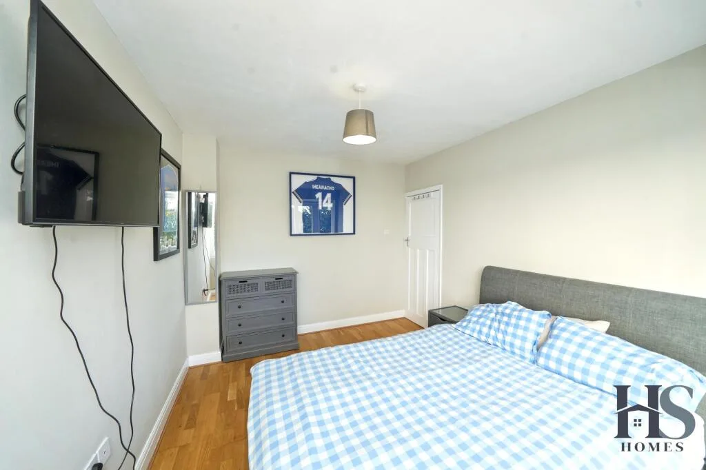 3 bedroom semi-detached house for rent