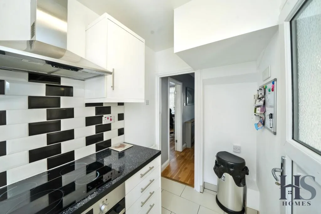 3 bedroom semi-detached house for rent