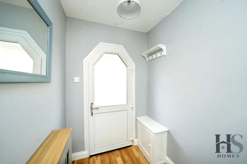 3 bedroom semi-detached house for rent