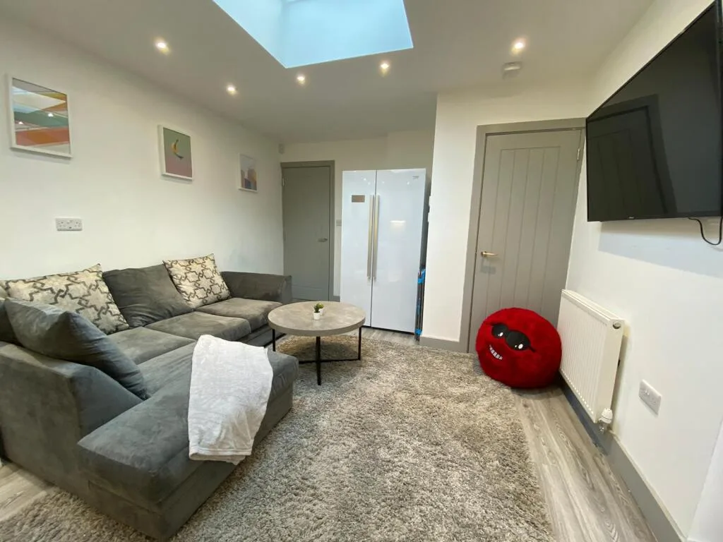 1 bedroom house for rent