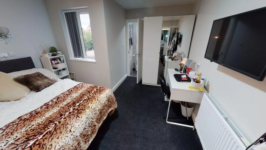 6 bedroom house for rent