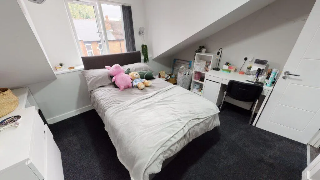 6 bedroom house for rent