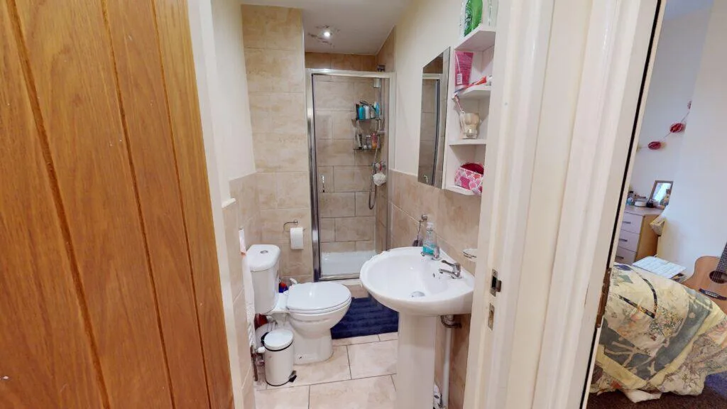 6 bedroom house for rent