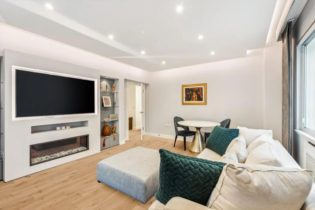2 bedroom flat for rent
