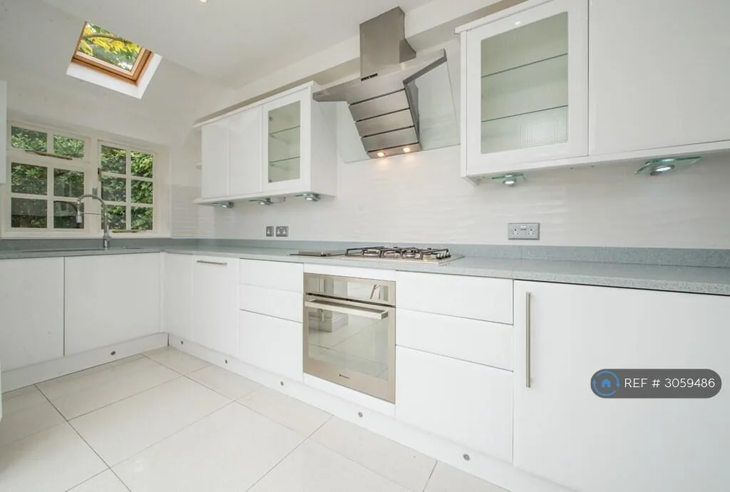 2 bedroom semi-detached house for rent