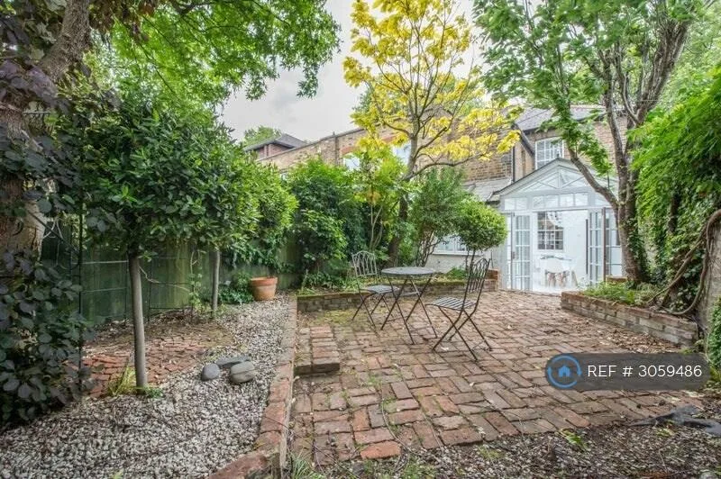2 bedroom semi-detached house for rent