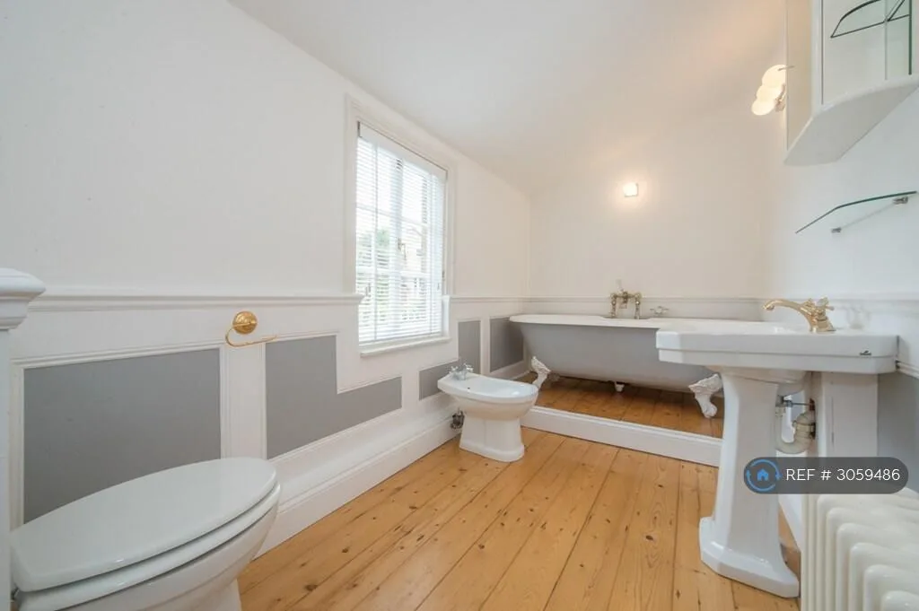 2 bedroom semi-detached house for rent