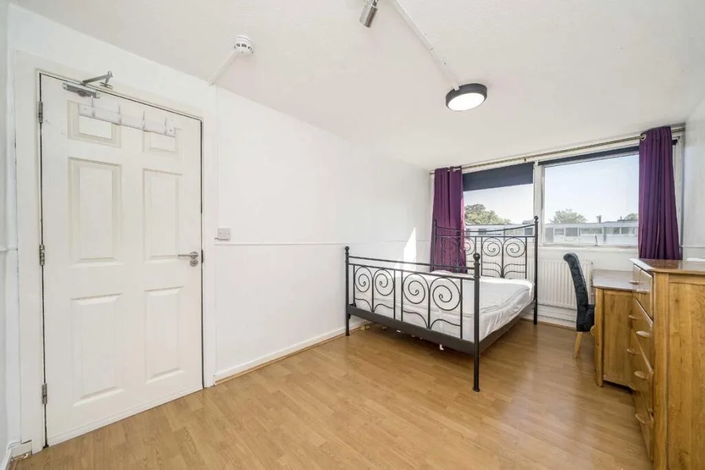 5 bedroom terraced house for rent