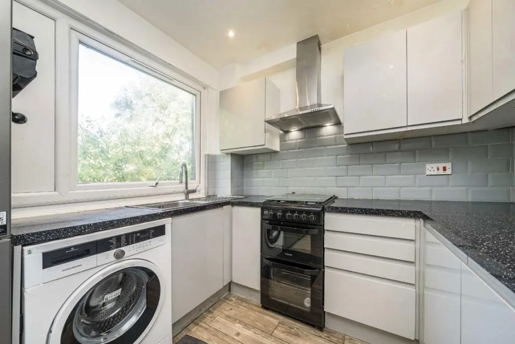 5 bedroom terraced house for rent