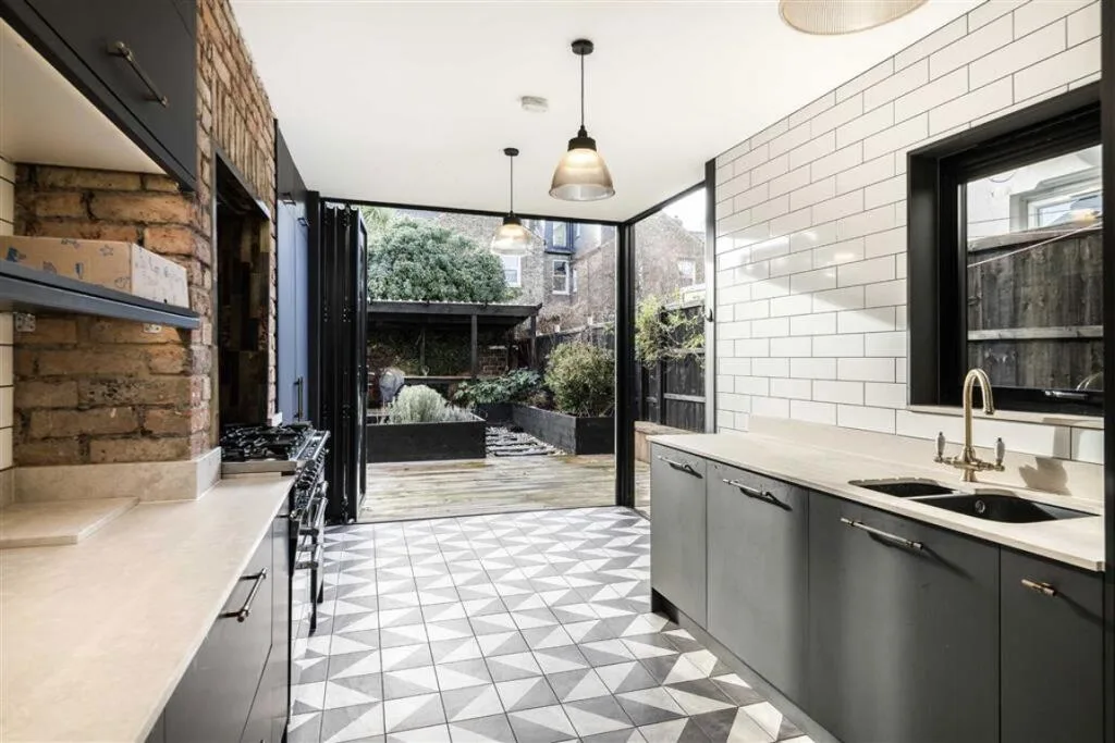 4 bedroom terraced house for rent