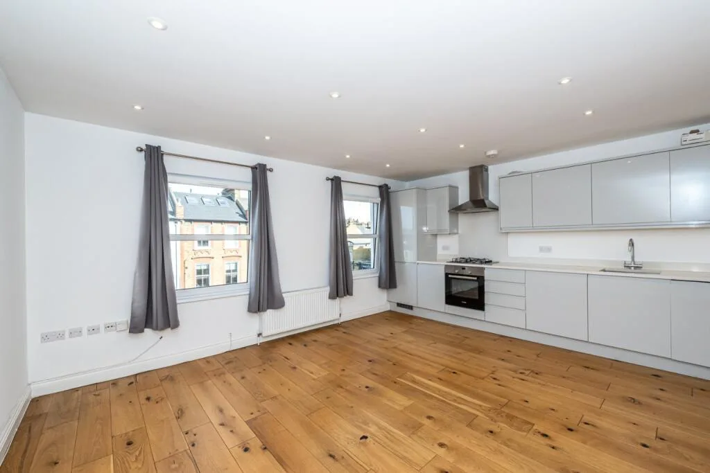 3 bedroom flat for rent