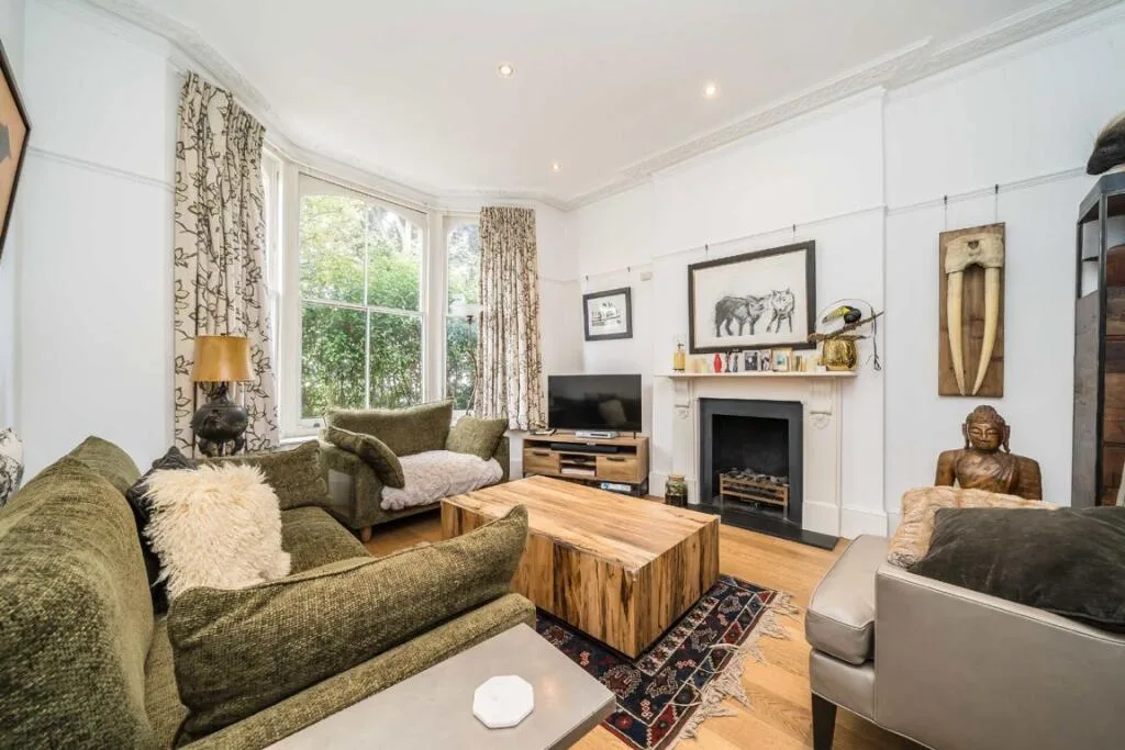5 bedroom detached house for rent