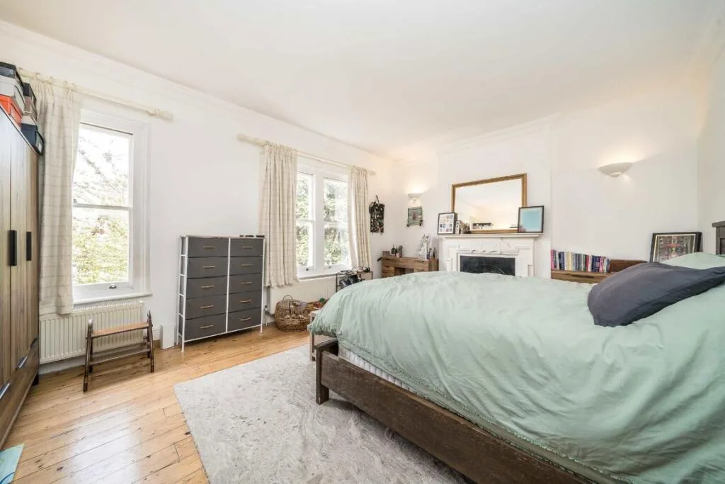 5 bedroom detached house for rent