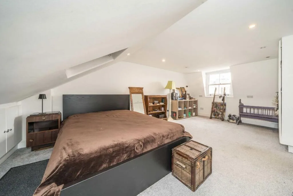 5 bedroom detached house for rent