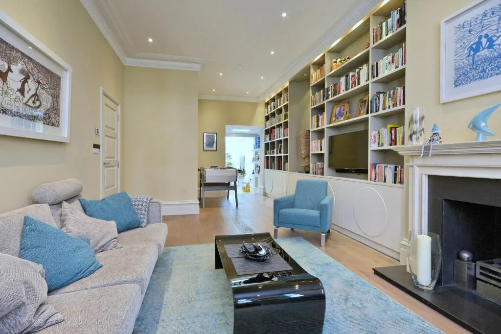 5 bedroom terraced house for rent