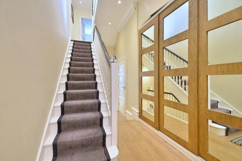 5 bedroom terraced house for rent