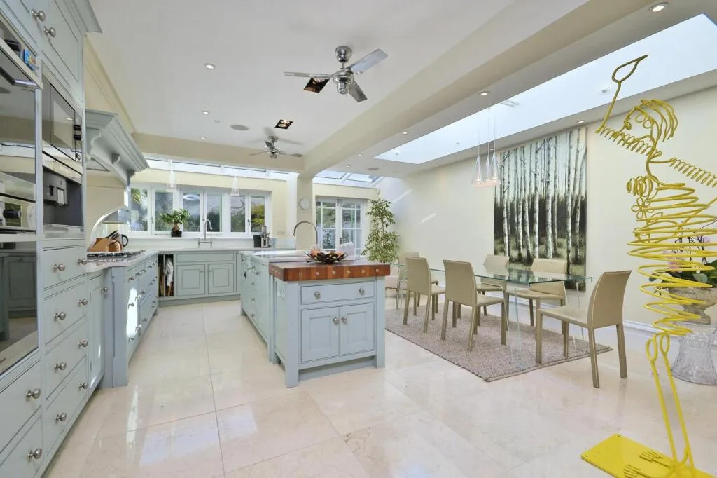 5 bedroom terraced house for rent