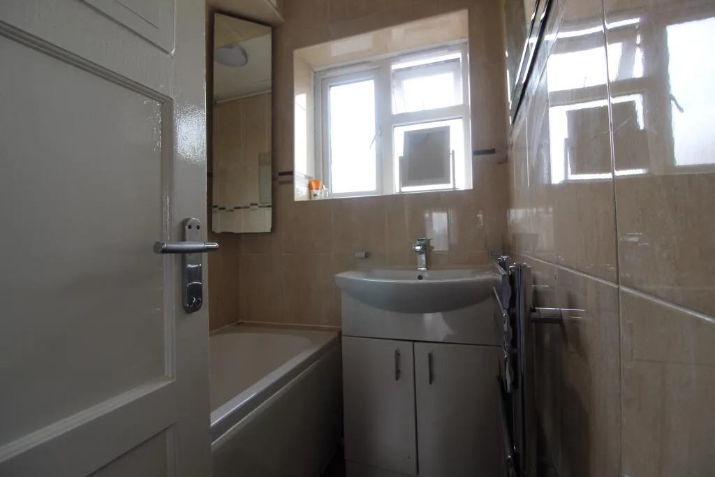 3 bedroom flat for rent