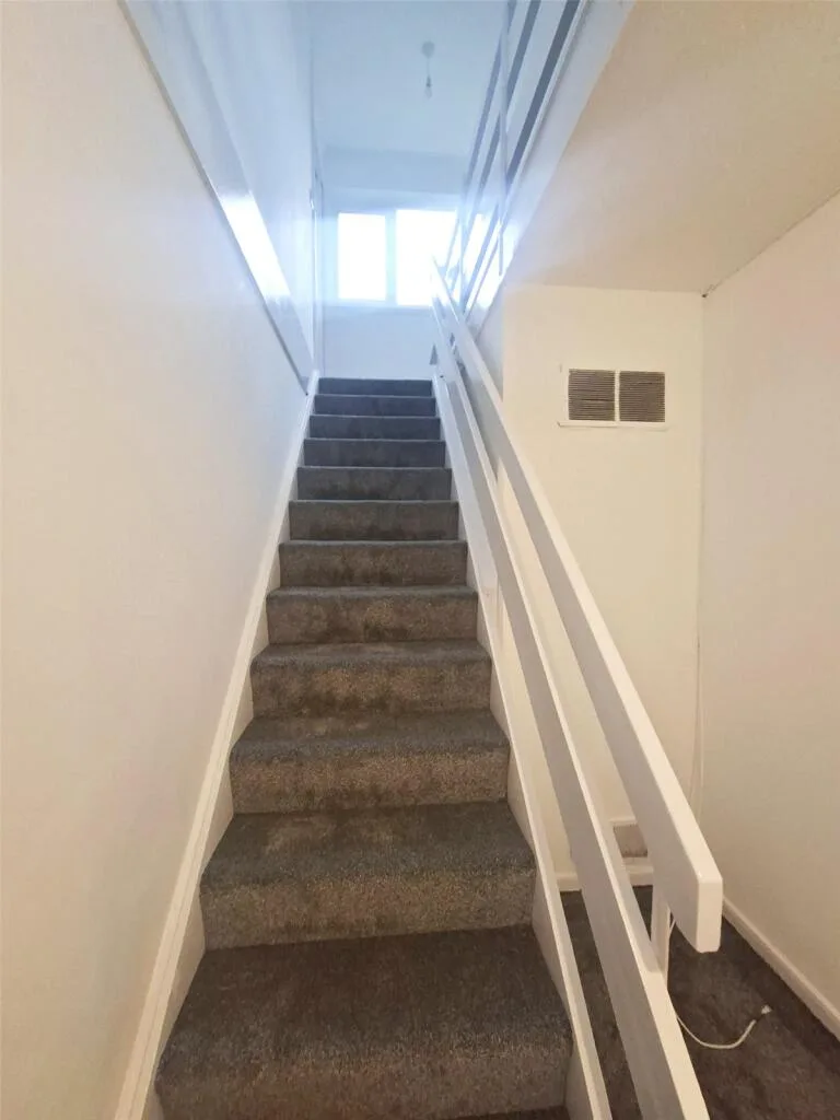4 bedroom semi-detached house for rent