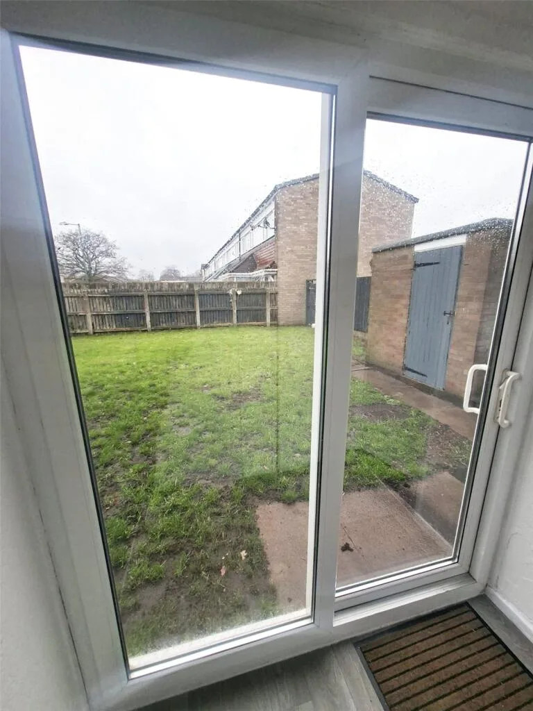 4 bedroom semi-detached house for rent