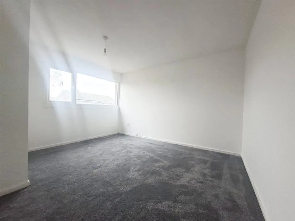 4 bedroom semi-detached house for rent