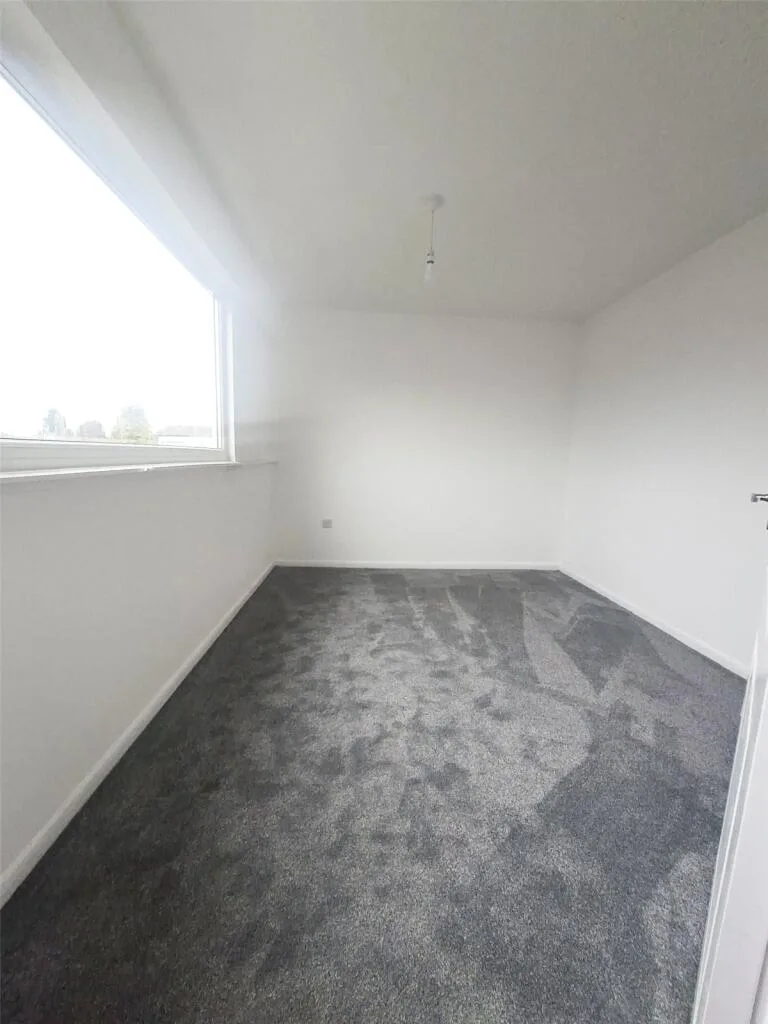 4 bedroom semi-detached house for rent