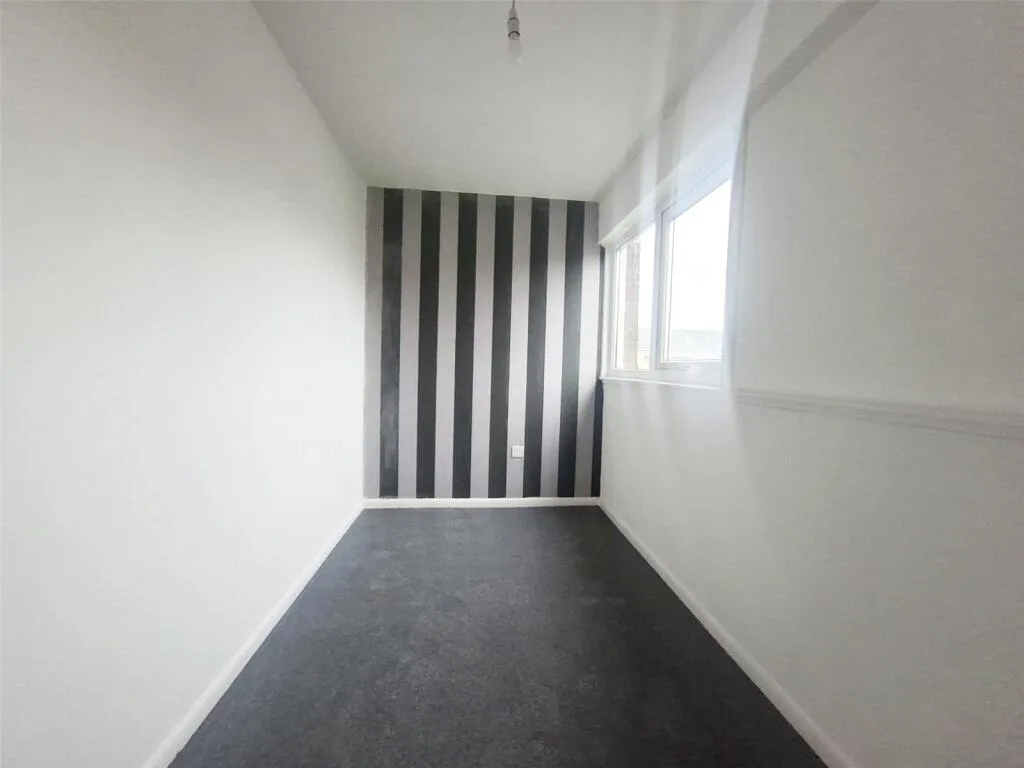 4 bedroom semi-detached house for rent