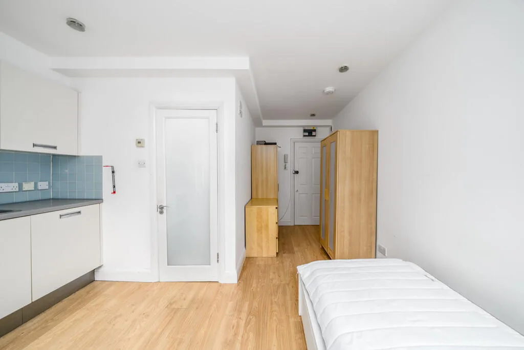 Studio flat for rent