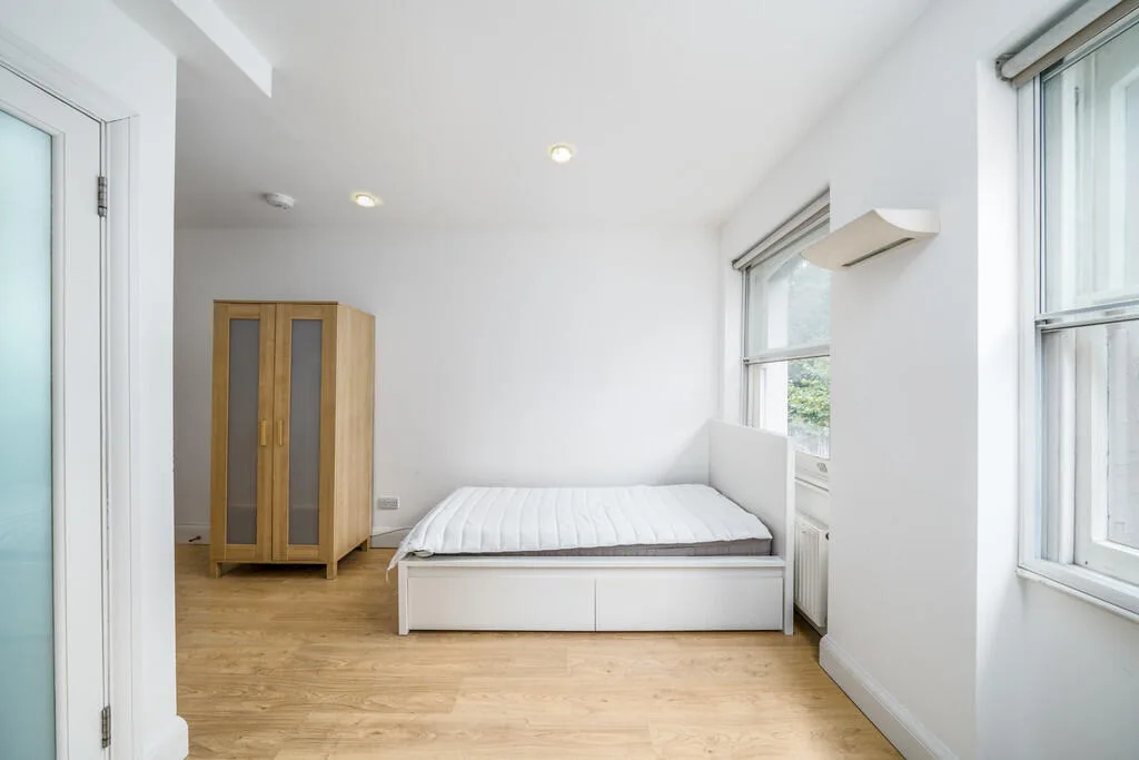 Studio flat for rent