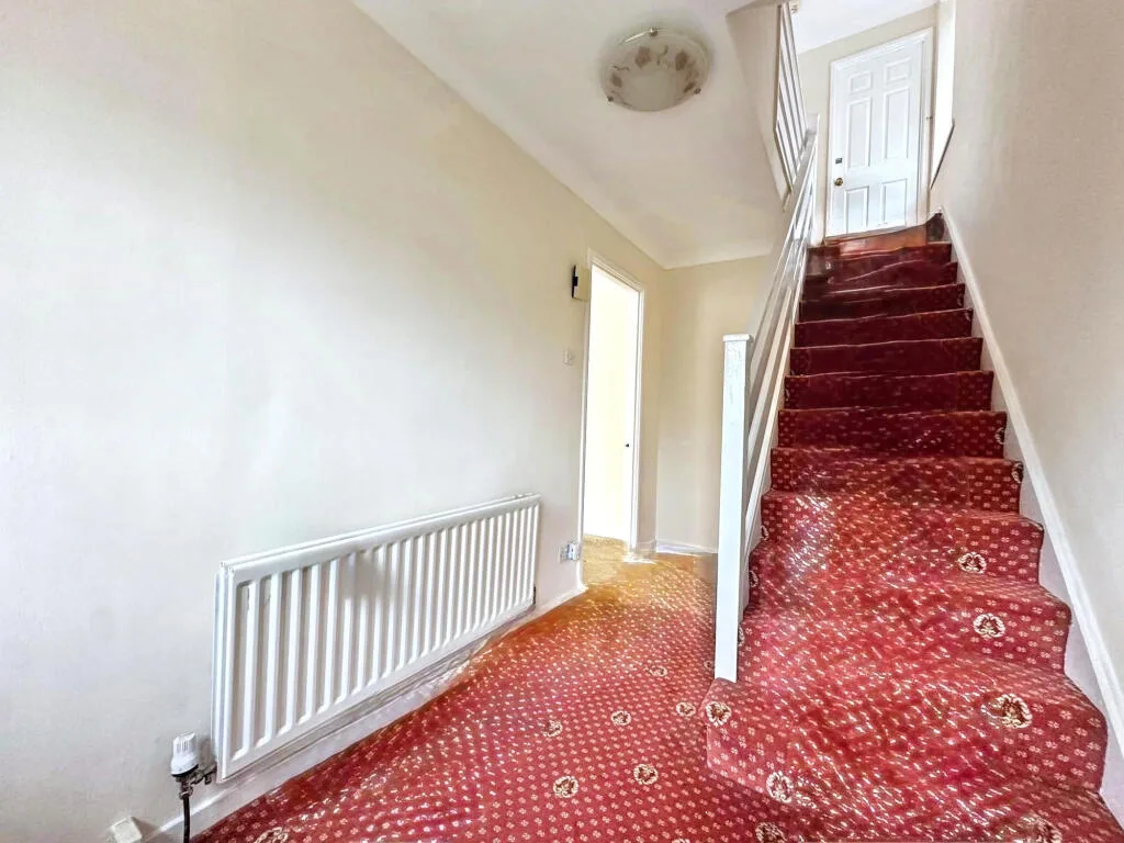 3 bedroom semi-detached house for rent