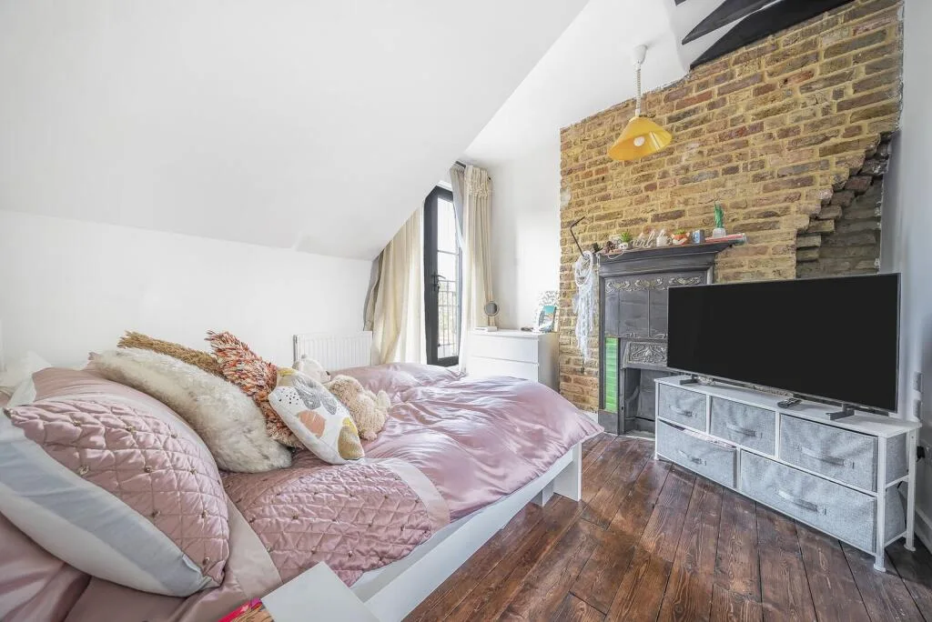 5 bedroom house for rent