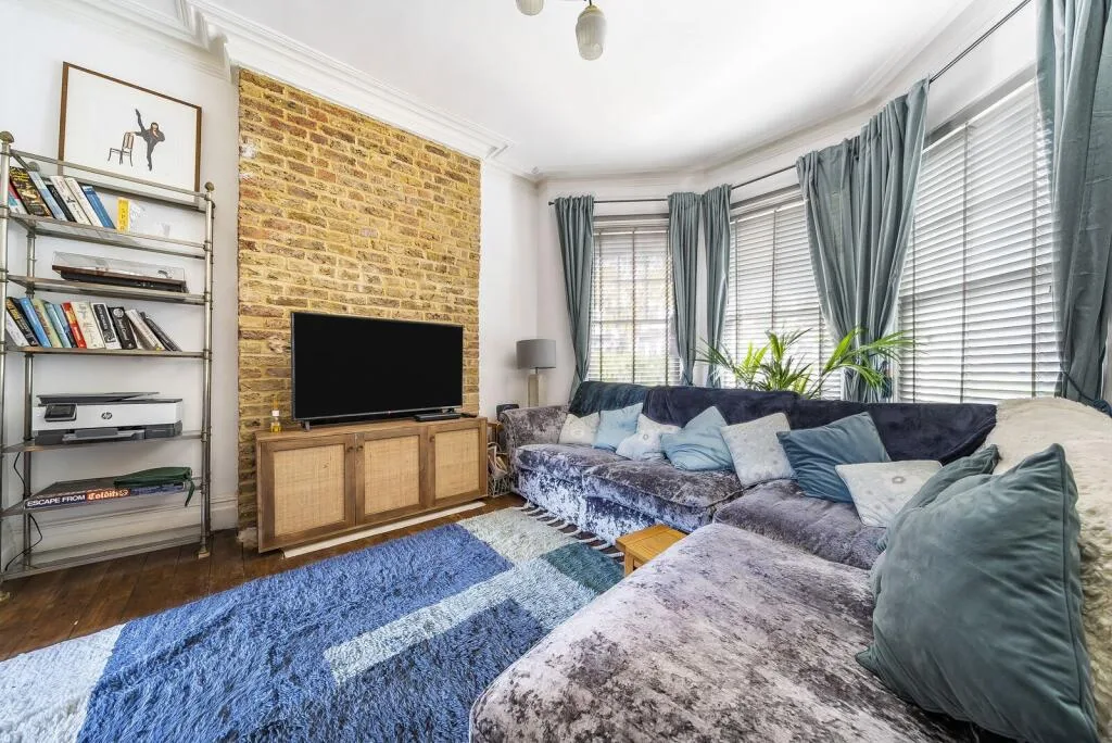 5 bedroom house for rent