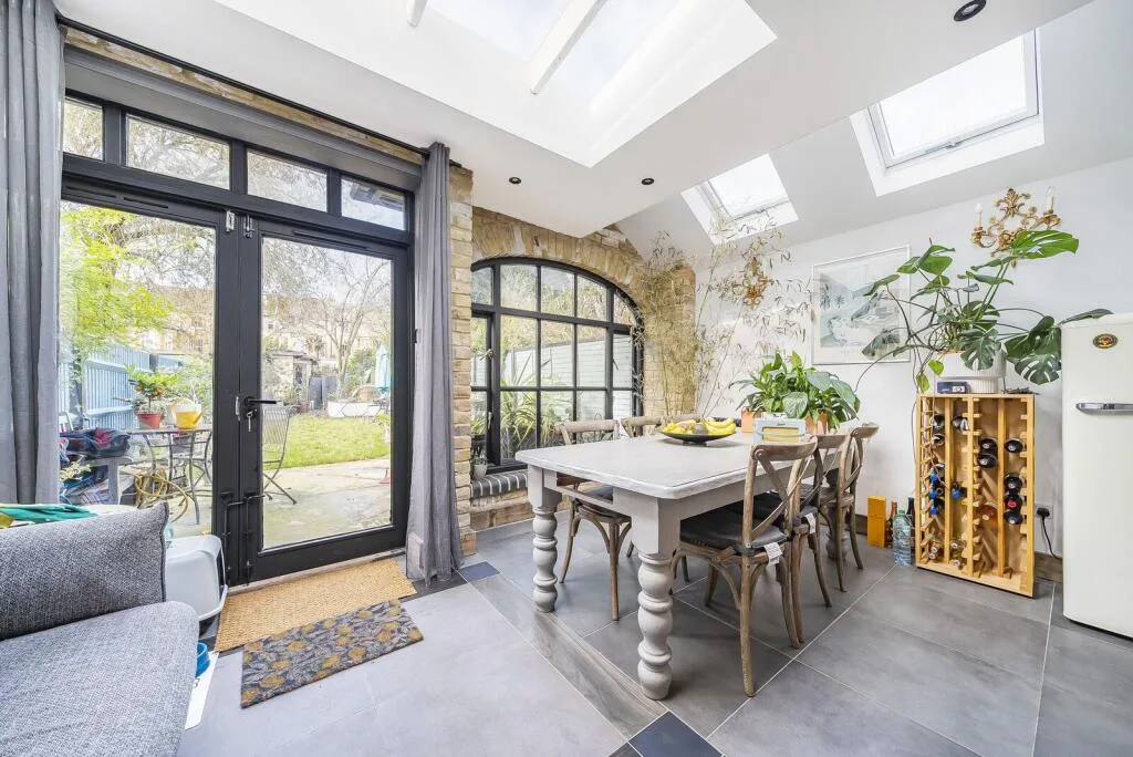 5 bedroom house for rent