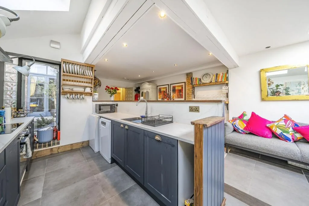 5 bedroom house for rent
