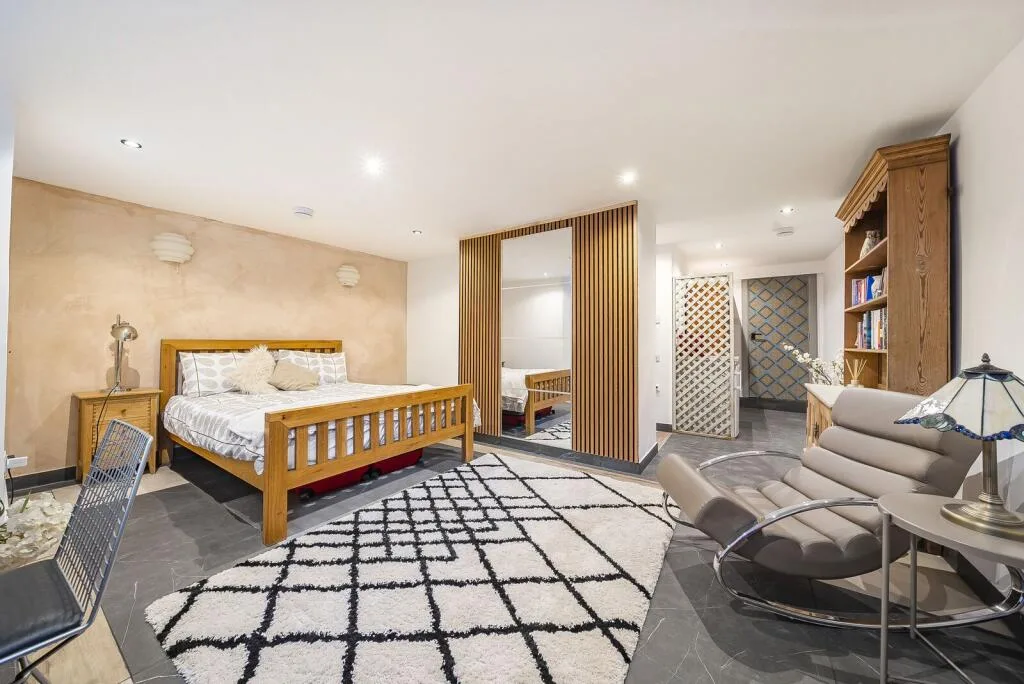 5 bedroom house for rent