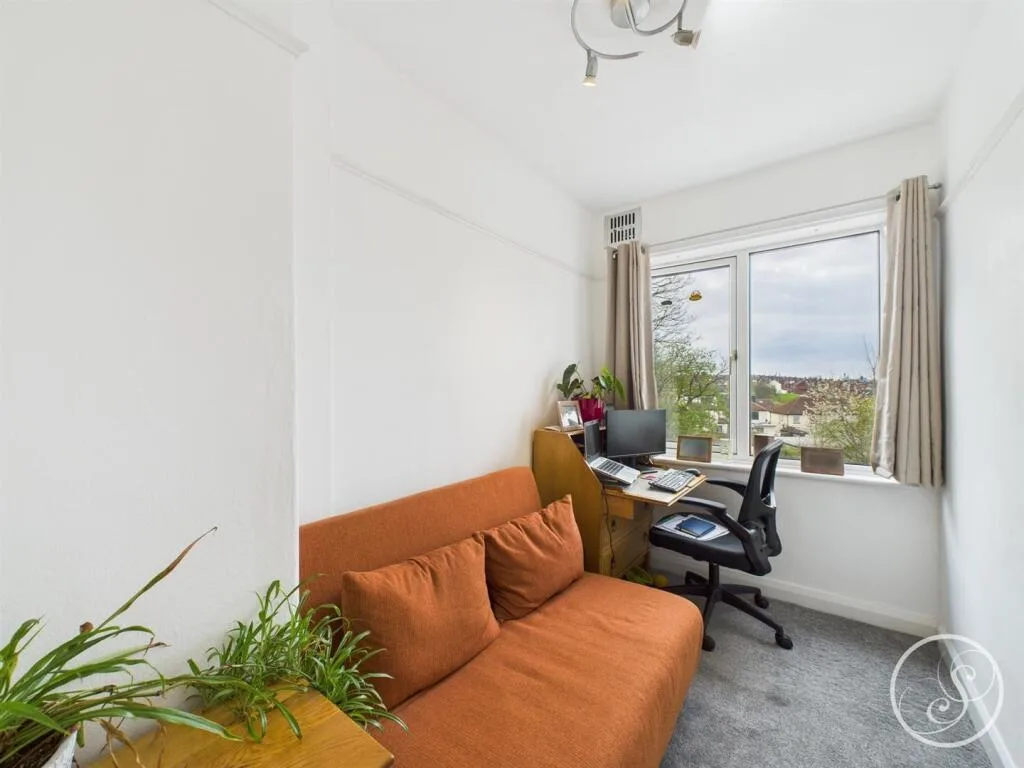 3 bedroom semi-detached house for rent