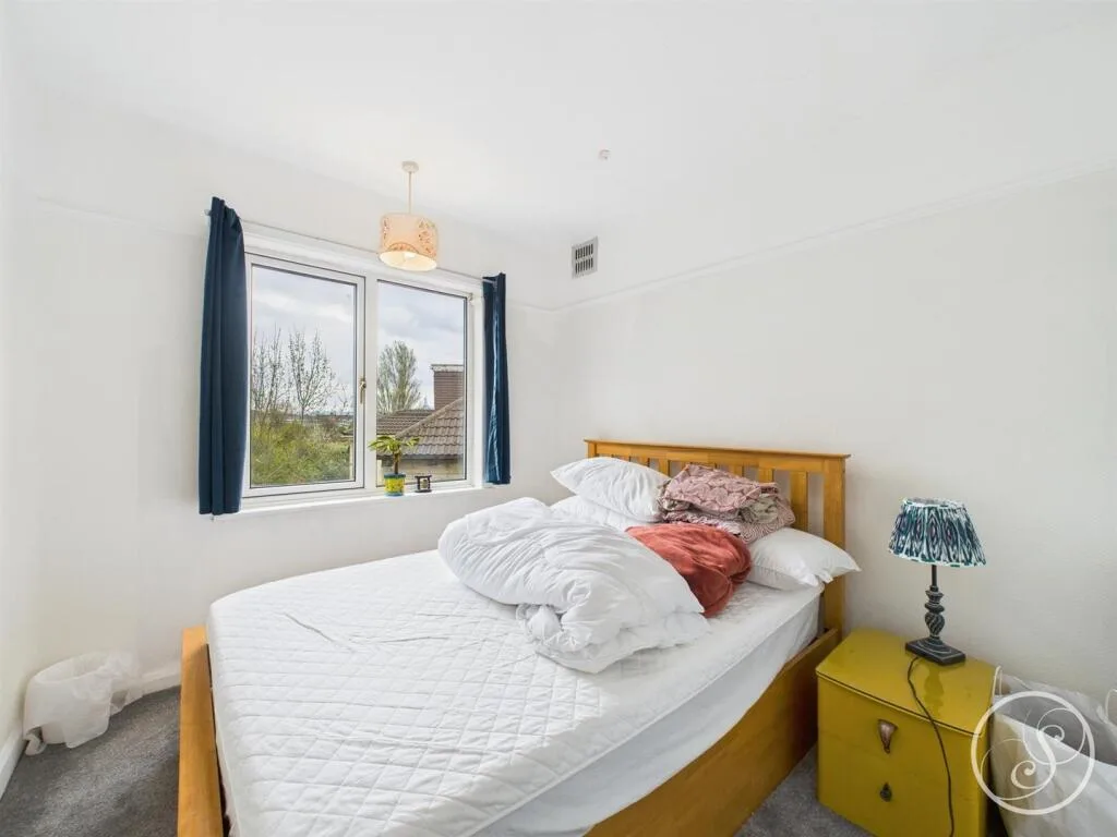 3 bedroom semi-detached house for rent