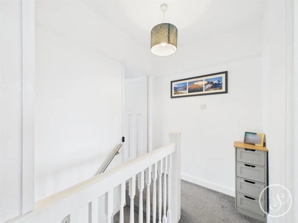 3 bedroom semi-detached house for rent