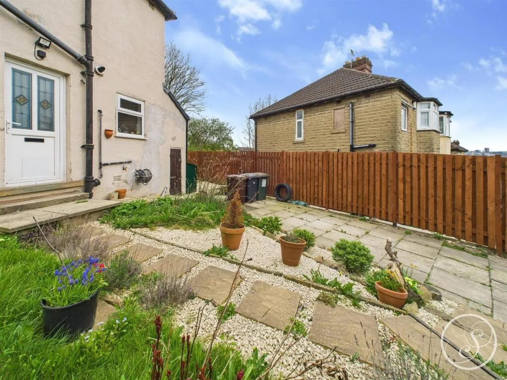 3 bedroom semi-detached house for rent
