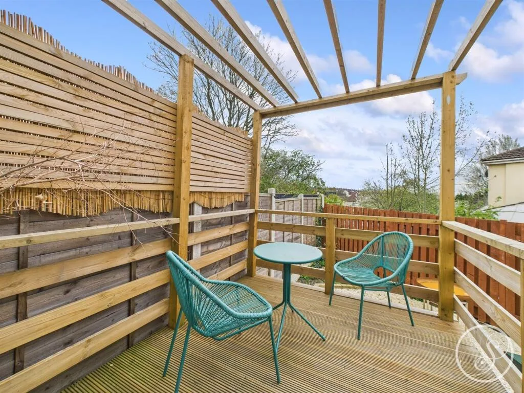 3 bedroom semi-detached house for rent