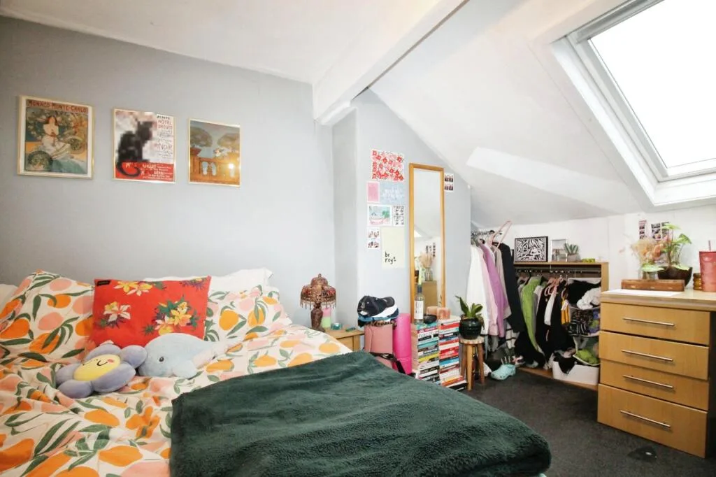 5 bedroom terraced house for rent