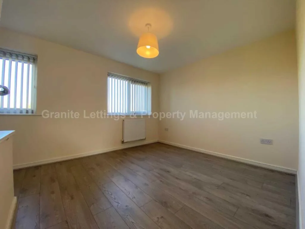 2 bedroom semi-detached house for rent