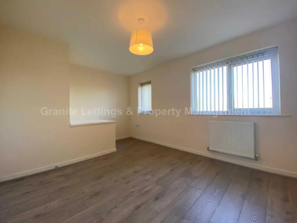 2 bedroom semi-detached house for rent