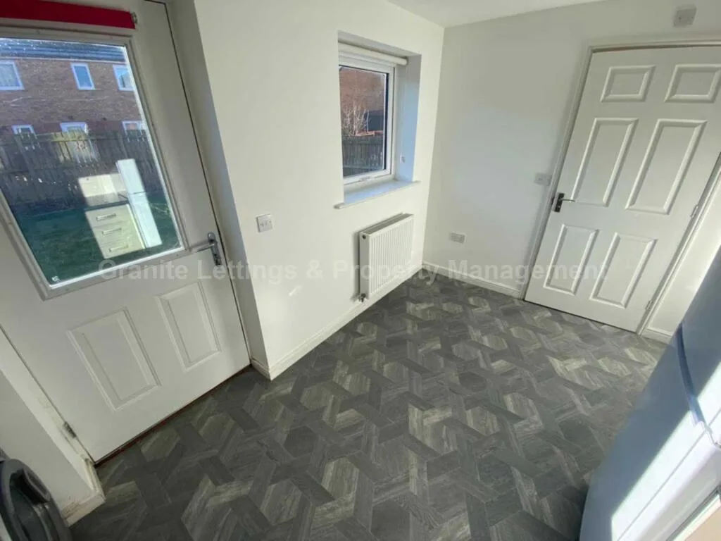 2 bedroom semi-detached house for rent