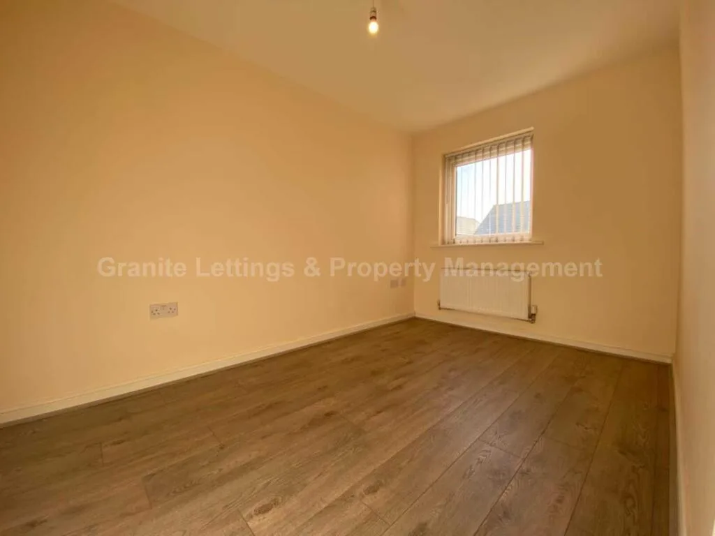 2 bedroom semi-detached house for rent