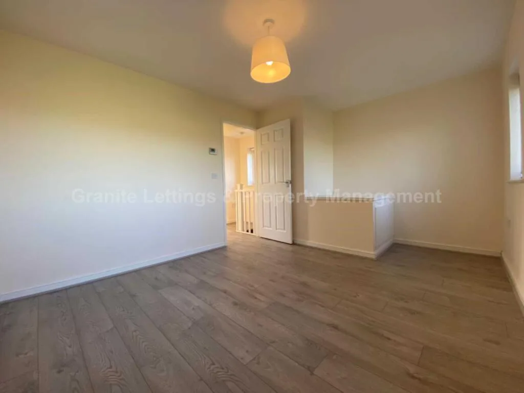 2 bedroom semi-detached house for rent