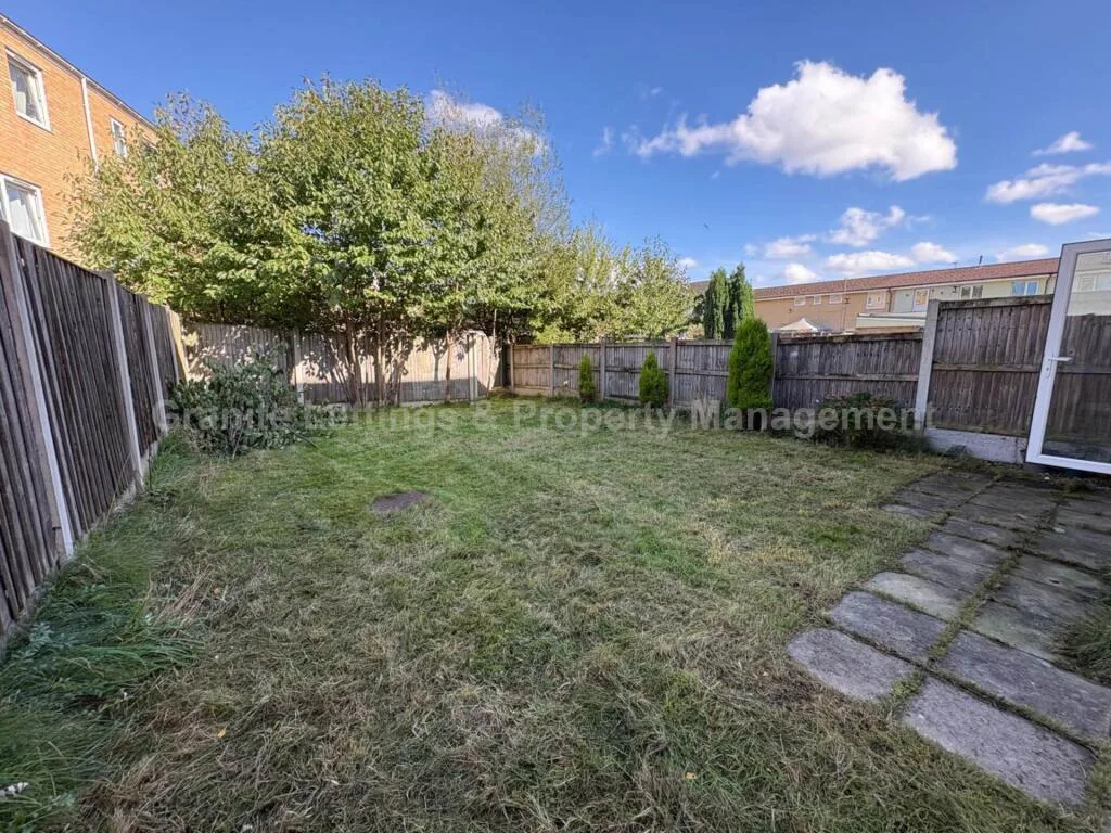 4 bedroom town house for rent