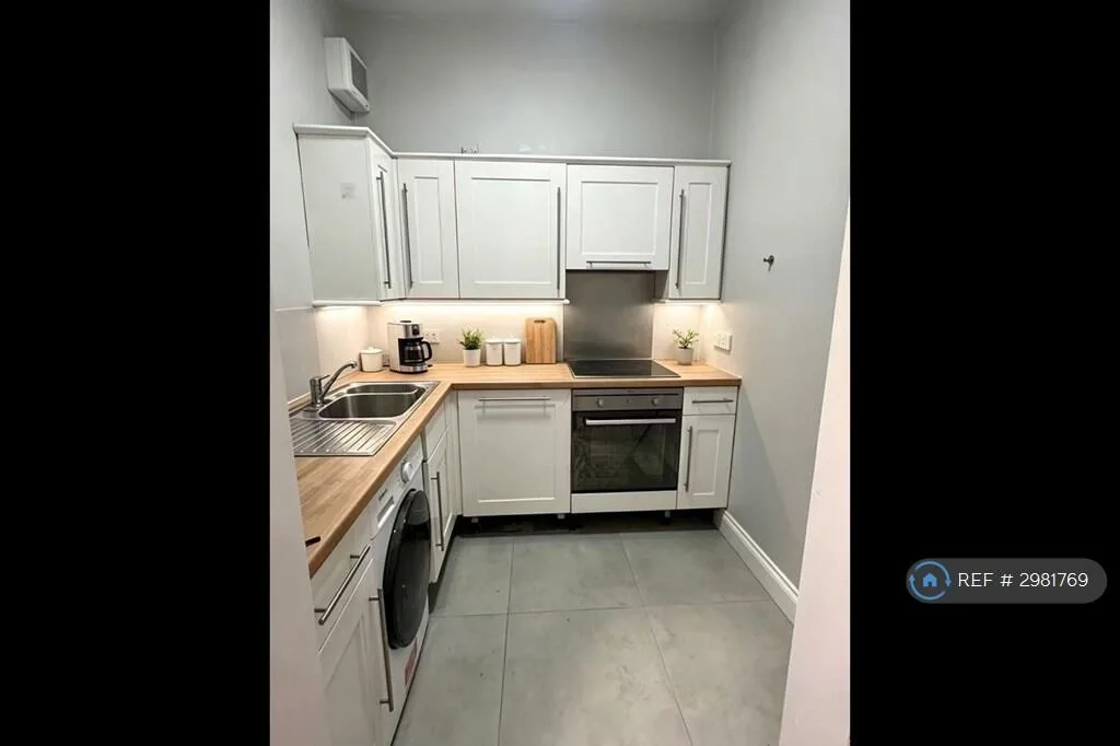 3 bedroom flat for rent